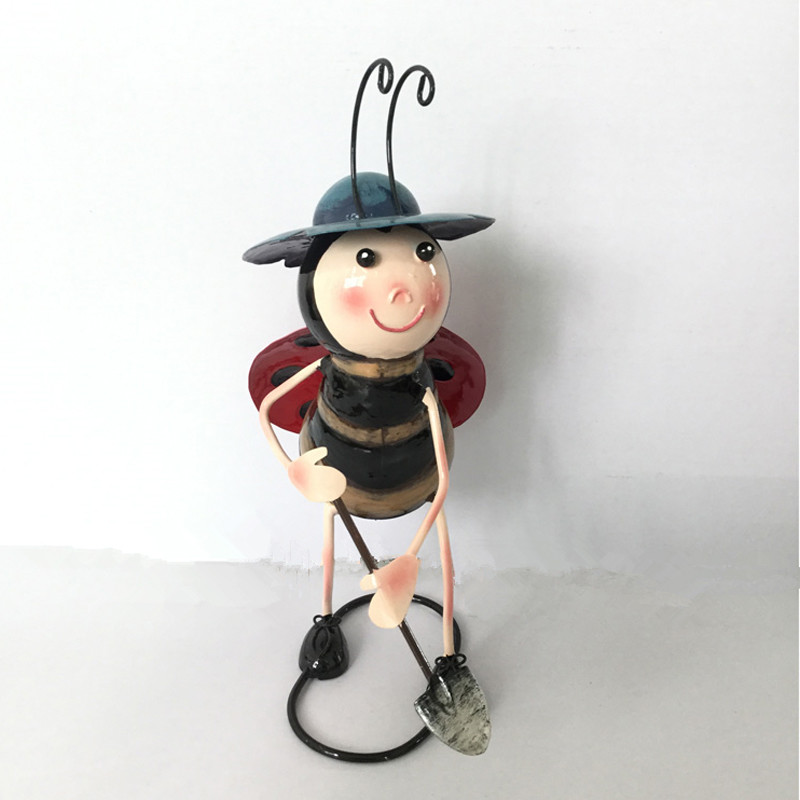 Bee Ornament High Weather Resistance Metal Garden Decorations Add a Touch of Nature to Your Garden