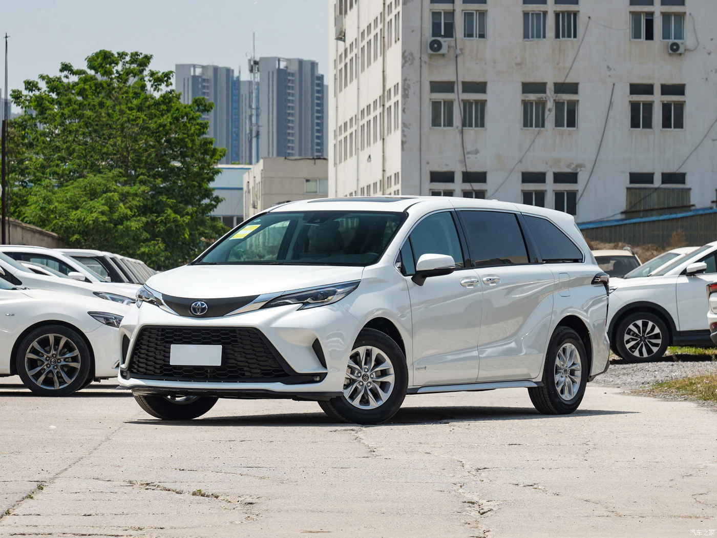 Electric MPV 7-Seater Hybrid SUV Minivan with Driver's Seat Adjustment Electric and Front disc Rear dsic Brake System