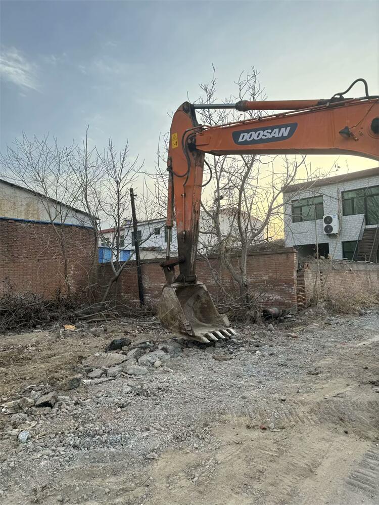 Original DOOSAN DH225 Crawler Excavator with 1m3 Bucket Capacity and 108KW Power