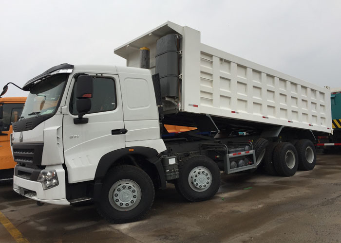 Sinotruk Howo Dump Truck A7 371 HP 12 Wheels LHD 60 Tons 20 - 30 CBM ZZ3317N3867N1