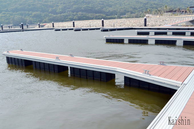 Buoyancy 480-600kgs LLDPE Floater Docks With Bolts And Nuts