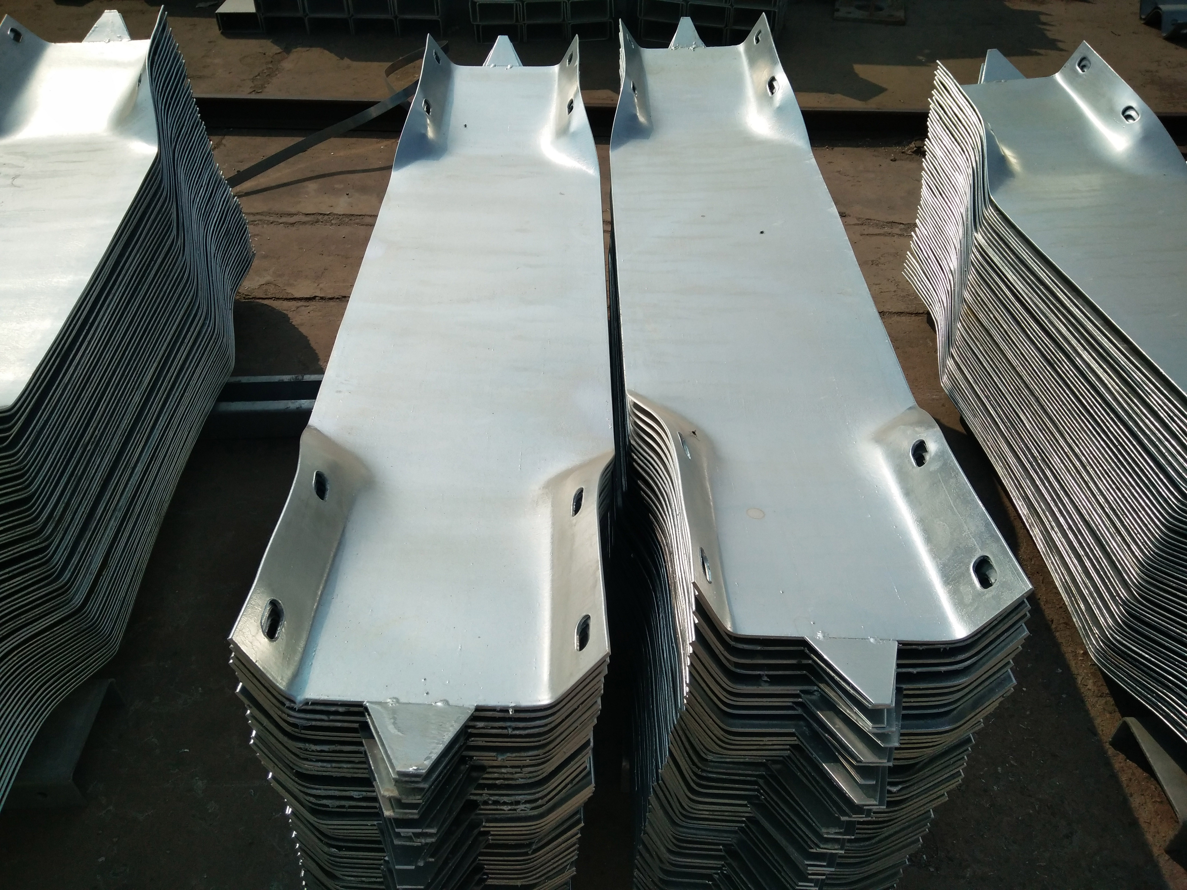 Highway Guardrail Steel Buffer End Galvanized Powder Coated Certified by ISO9001 2000