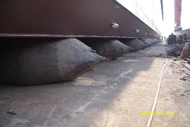 Under Water Refloating Boat Salvage Airbags Black Rubber Boat Recovery Air Bags