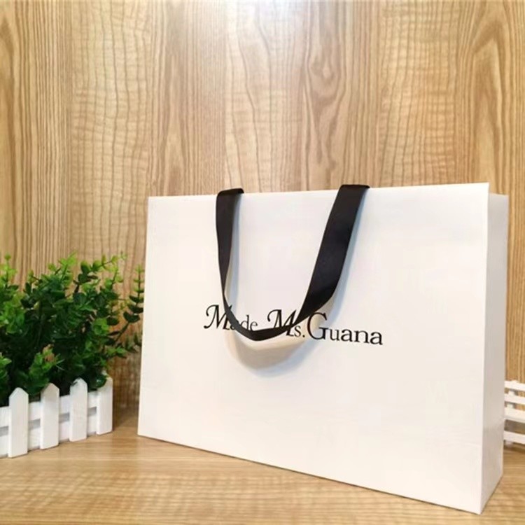 175gsm Lotus Color Goose Yellow Garment Paper Bags For Clothing Store
