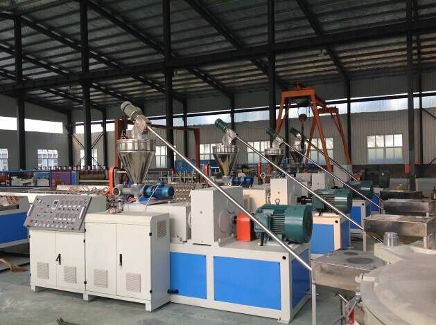 WPC Decking Floor Machine for Wall Panel and WPC Door Frame Powered by Siemens Motor