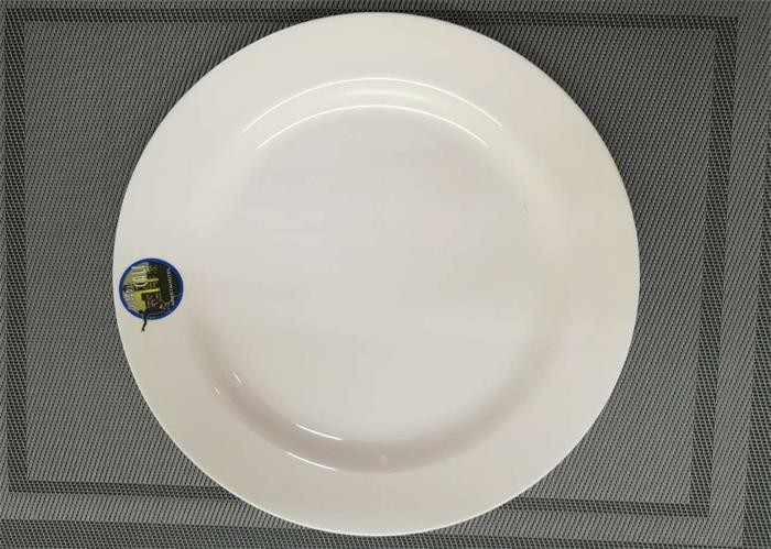 White Porcelain Dinnerware Sets Wide Rim Round Plate Diameter 25cm Weight 150g