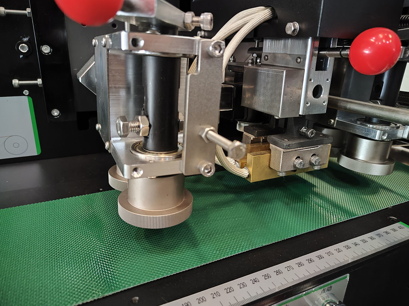 550kg Pillow Packing Machine 0.6 - 0.8Mpa Air Pressure For Bag Forming Requirements