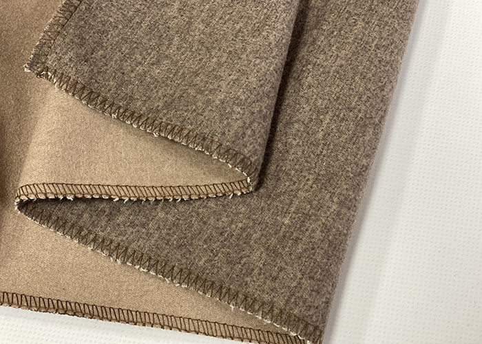 Solid Chenille Sofa Fabric , 377gsm Polyester Chenille Upholstery Fabric