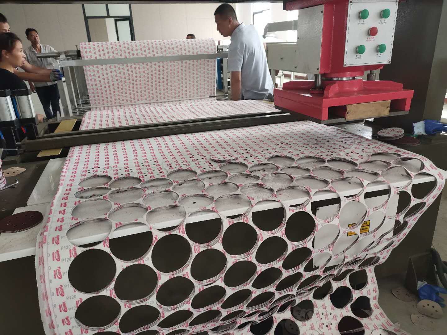 Sandpaper Hydraulic Press Die Cutting Machine For Felt Disc