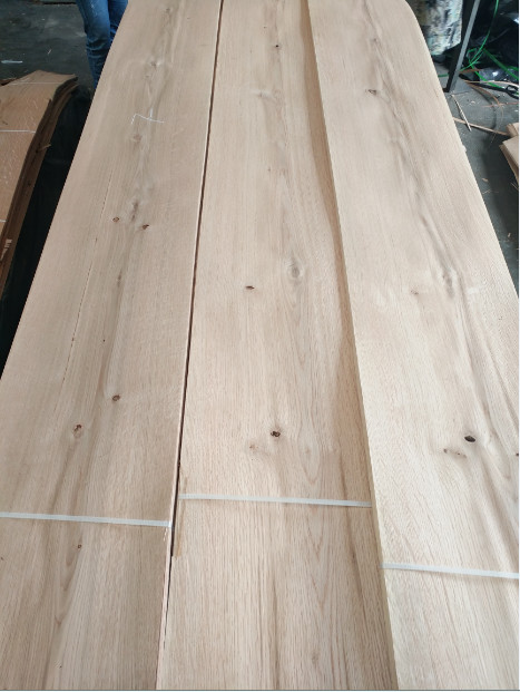 Knotty Oak Veneer Rustic Oak Wood Veneers for Veneer Furniture Veneer Doors Veneer Panels