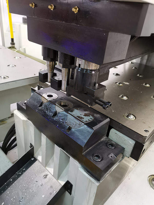 High Accuracy And Reliability CNC Steel Plate Drilling Machine Servo Motor Feed
