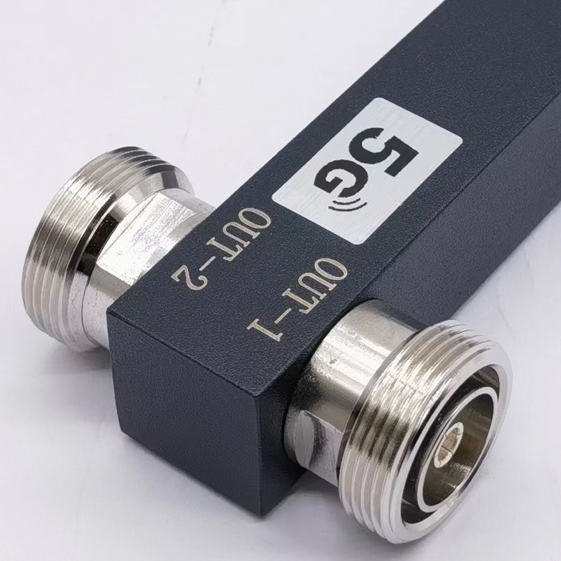 High Performance RF 2 Way Power Splitter 100W 350-3800MHz with SMA Female Connector Type 2 Way Power Splitter Widely Used for Base Station