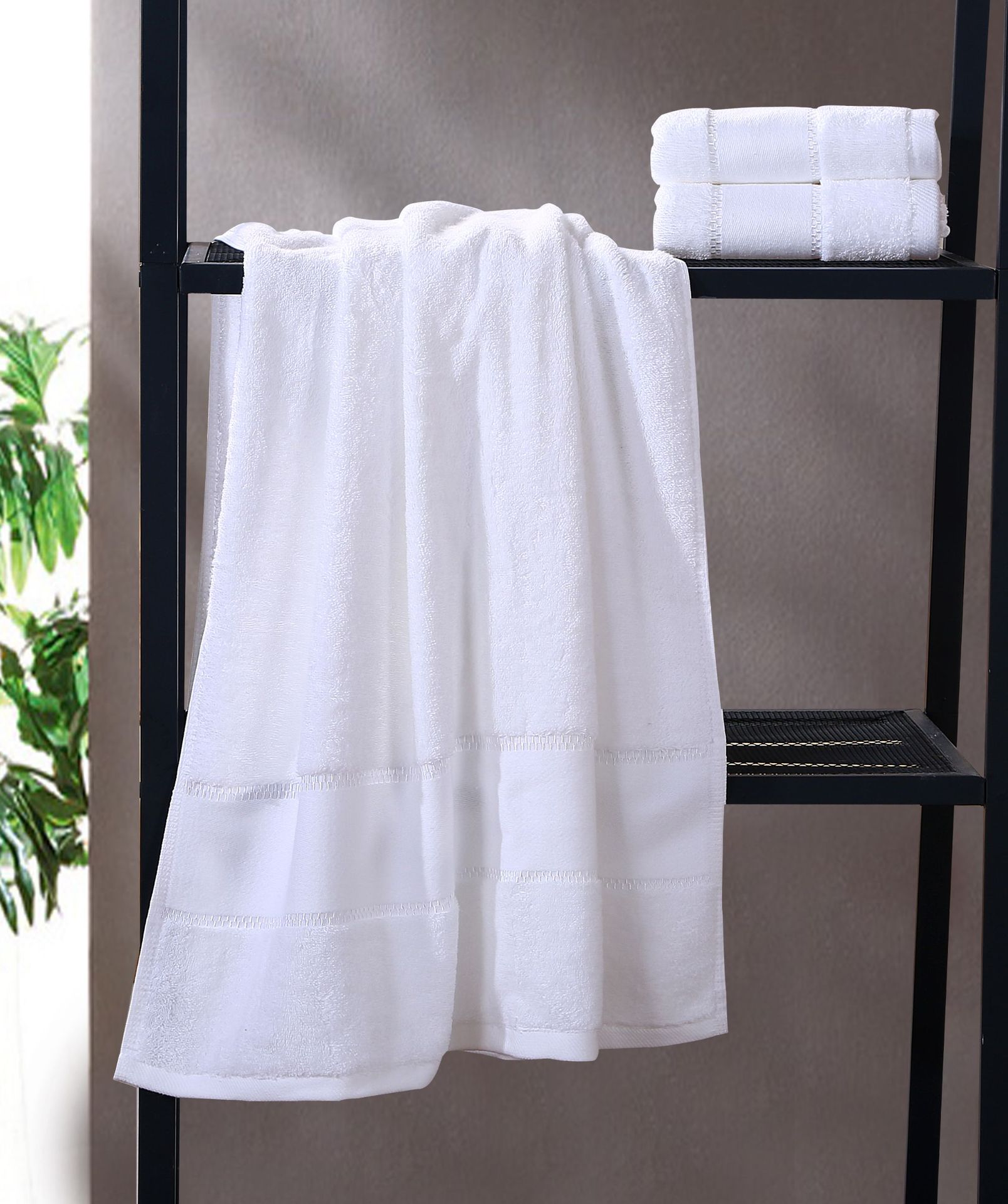 Customized Logo Thickened Platinum Satin Towels for Popular Style Beauty Salon and Beyond