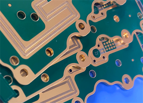 4-Layer Hybrid High-Frequency PCB with high Dk10.2 RO3210™ (ceramic-filled, woven fiberglass-reinforced PTFE)