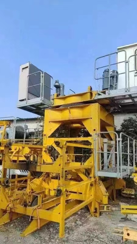 Zoomlion Used Tower Crane (7020-12) , Which Can Lift up to 12 Tons at The End