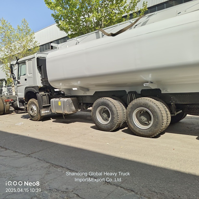 New Design Vehicle 3 Axle 40000liters Fuel Oil Petrol Tanker Transport Truck