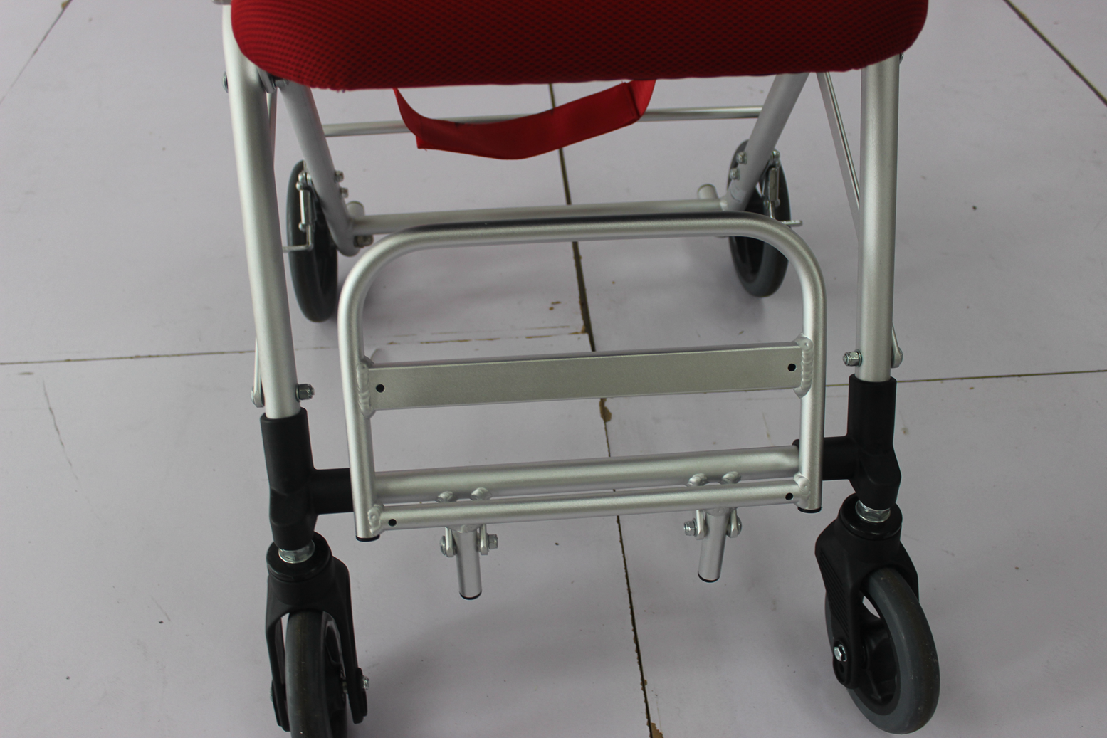 120kg Best Lightweight Folding Wheelchair Caterpillar Type Aluminum Alloy 600mm