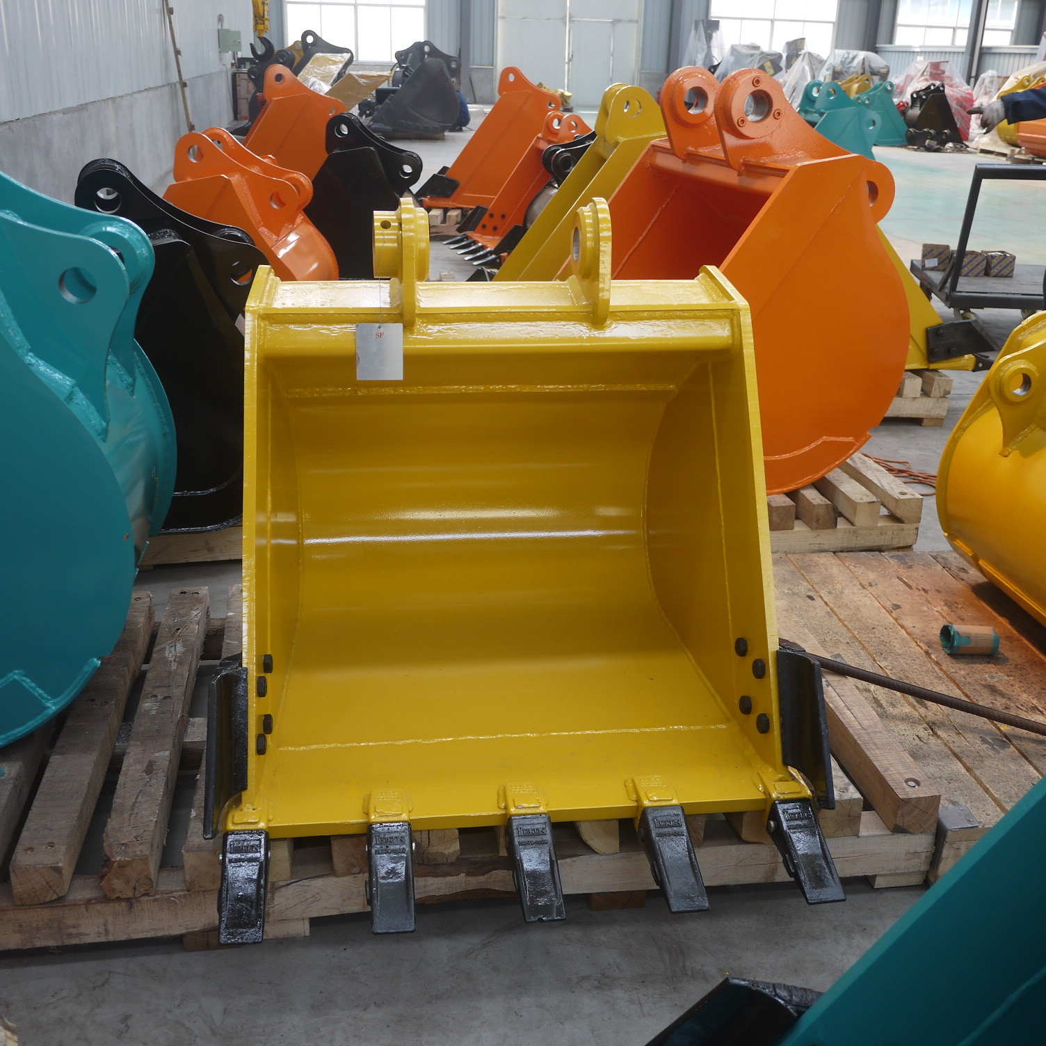 Excavator Rock Bucket With Teeth , Wheel Loader Bucket For Mining