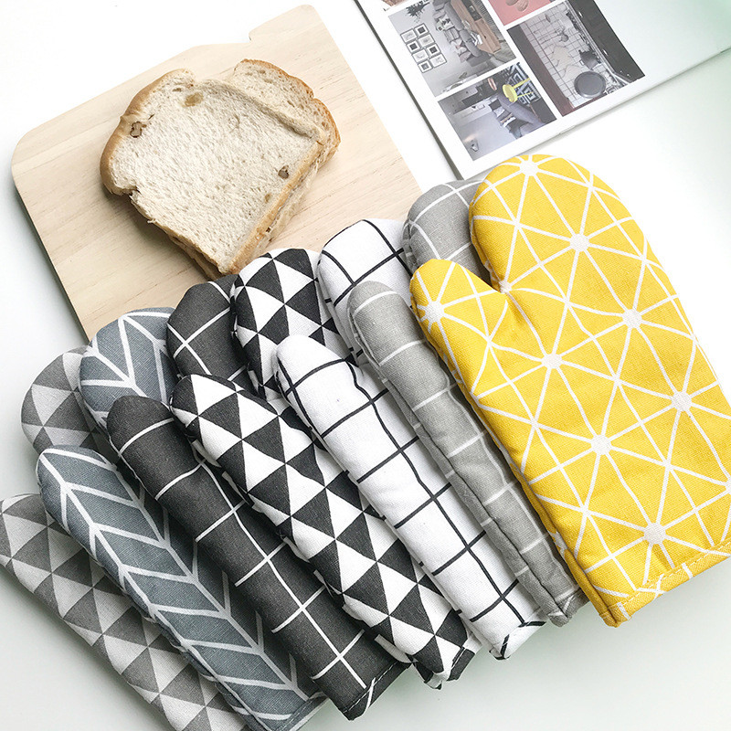 Anti Scalding Microwave Kitchen Baking Tools High Temperature Gloves