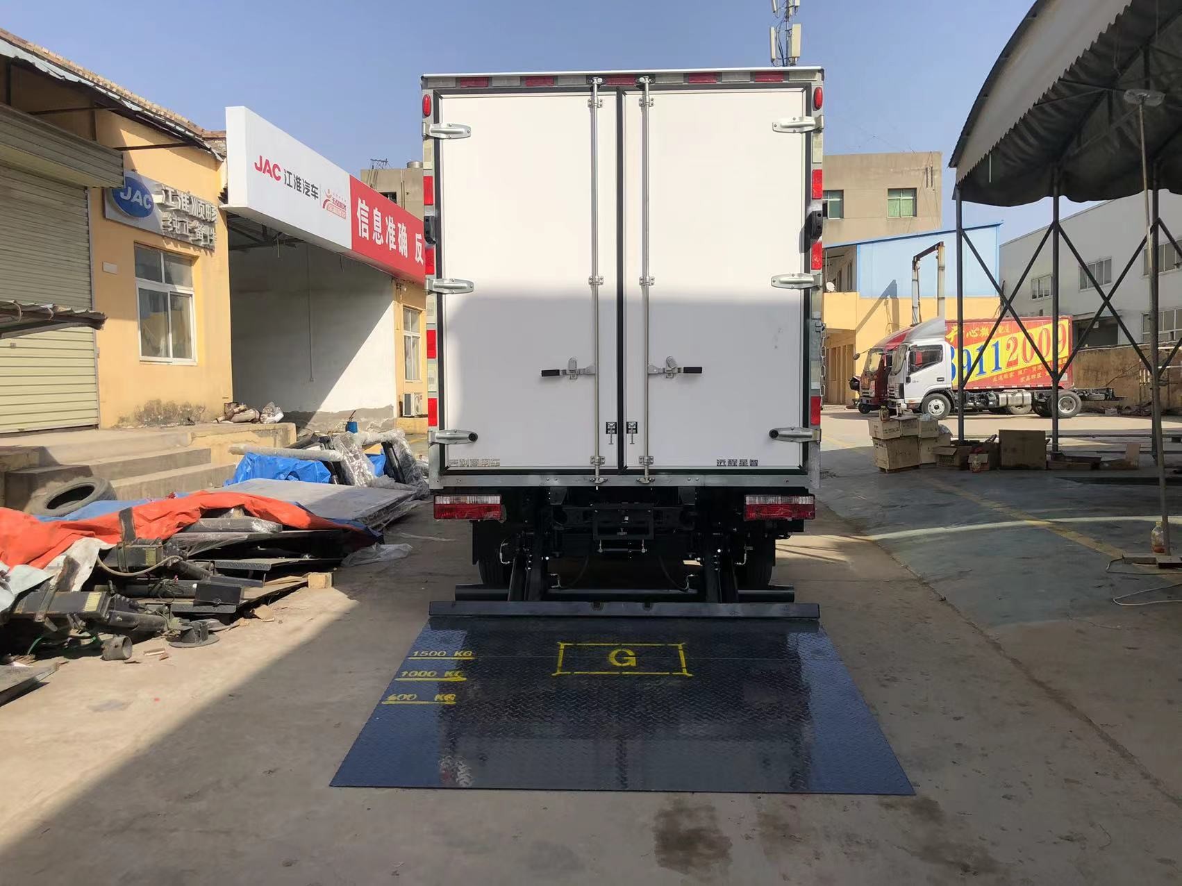 Steel material black light hydraulic system truck tailgate lift to 1350m, load capacity 1500kg