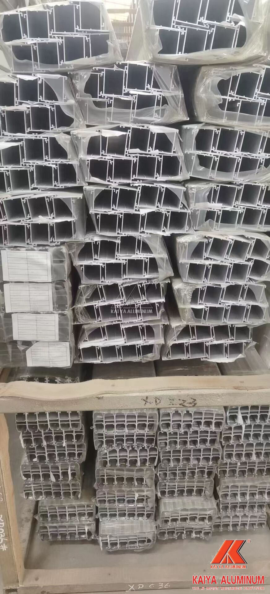 Gold Anodizing Aluminum Windows Door Extrusion Profiles 1.3mm Thickness
