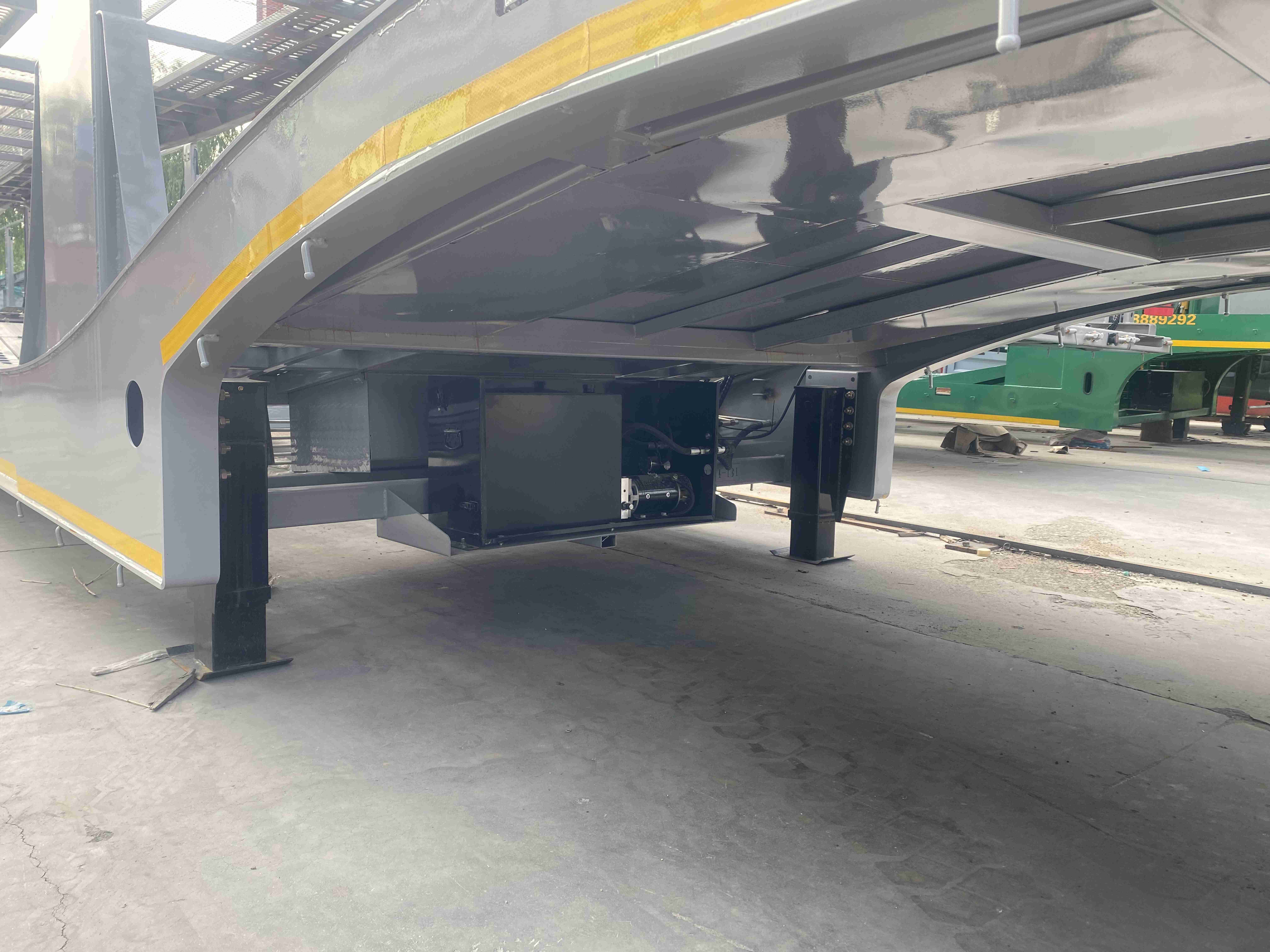 Best Price 40T-100T Flatbed Low Bed Semi Trailer 3-Axle Skeletal Semi-Trailer for Container Transport