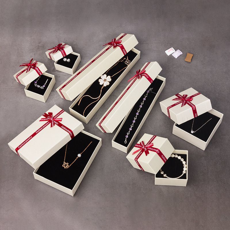 Foam Insert Lid and Base Cardboard Paper Packaging Gift Box, Luxury Ring Necklace Jewelry Box