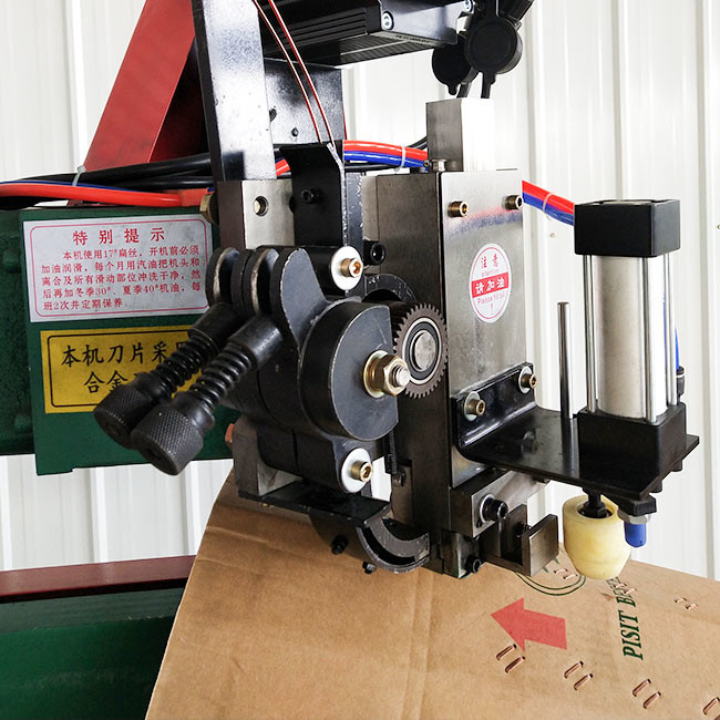 Manual Double Servo Carton Box Stitching Machine 250s/Min