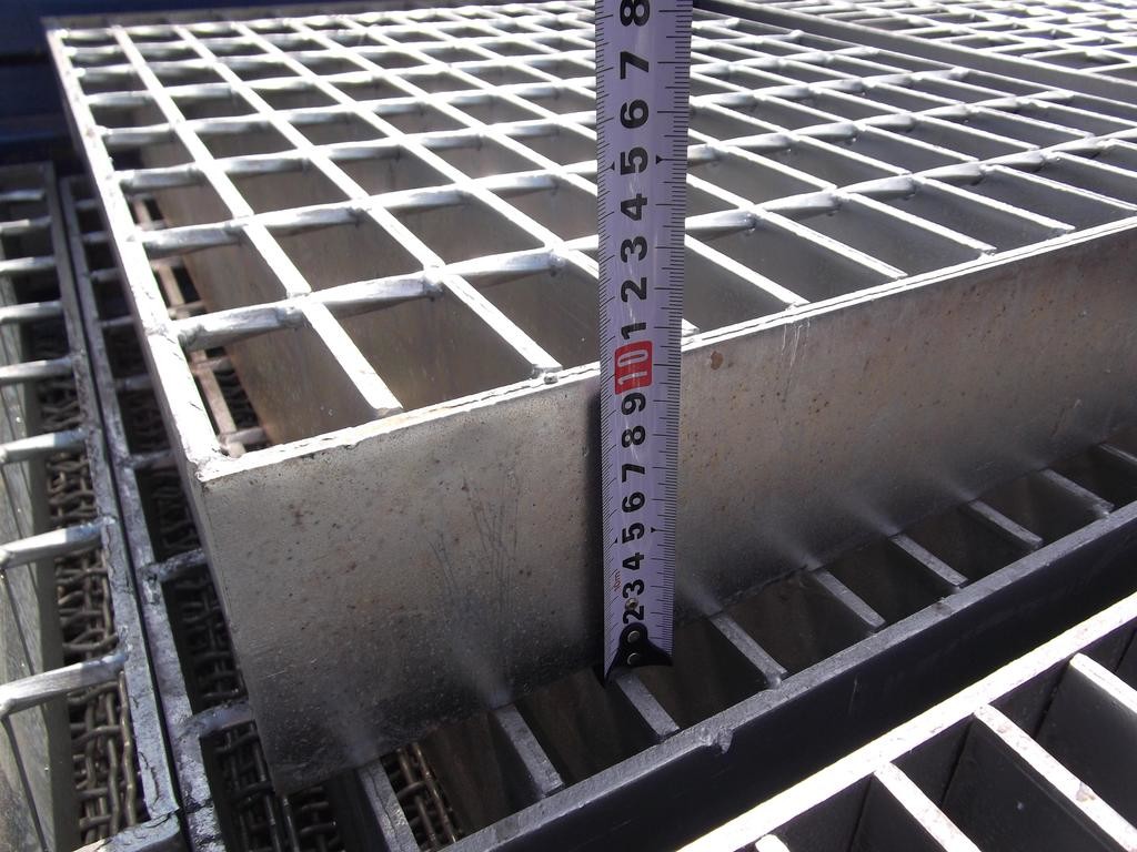 Customizable Heavy Duty Steel Grating Anti Corrosion Non Slip Breathable Galvanized