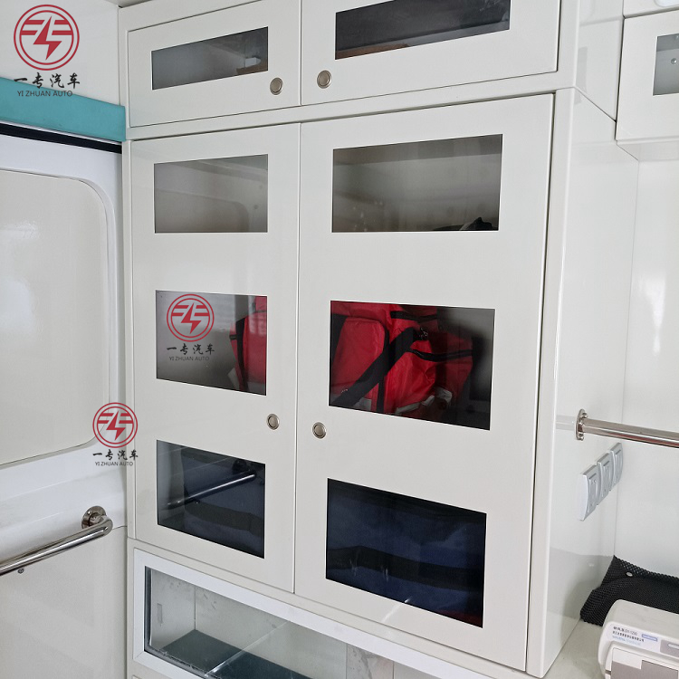 Customizable Diesel Out-of-hospital Medical Care VAN with Medically Equipped Vehicle