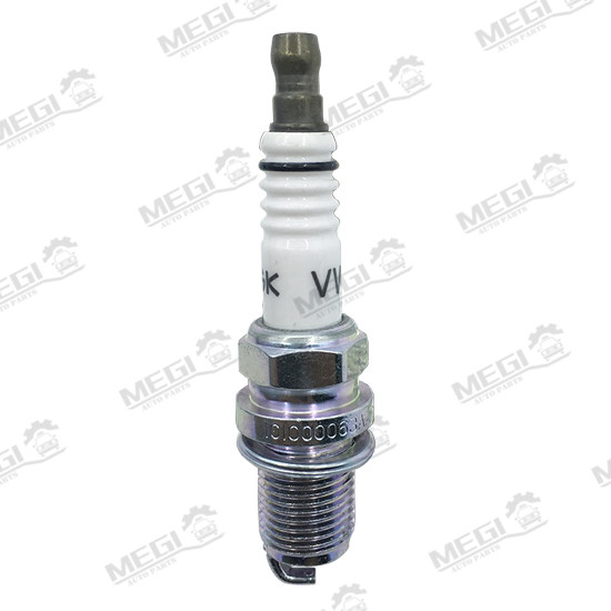 101000063AA PFR6Q Car Engine Spark Plugs For Audi Skoda VW A4 OCTAVIA BEETLE