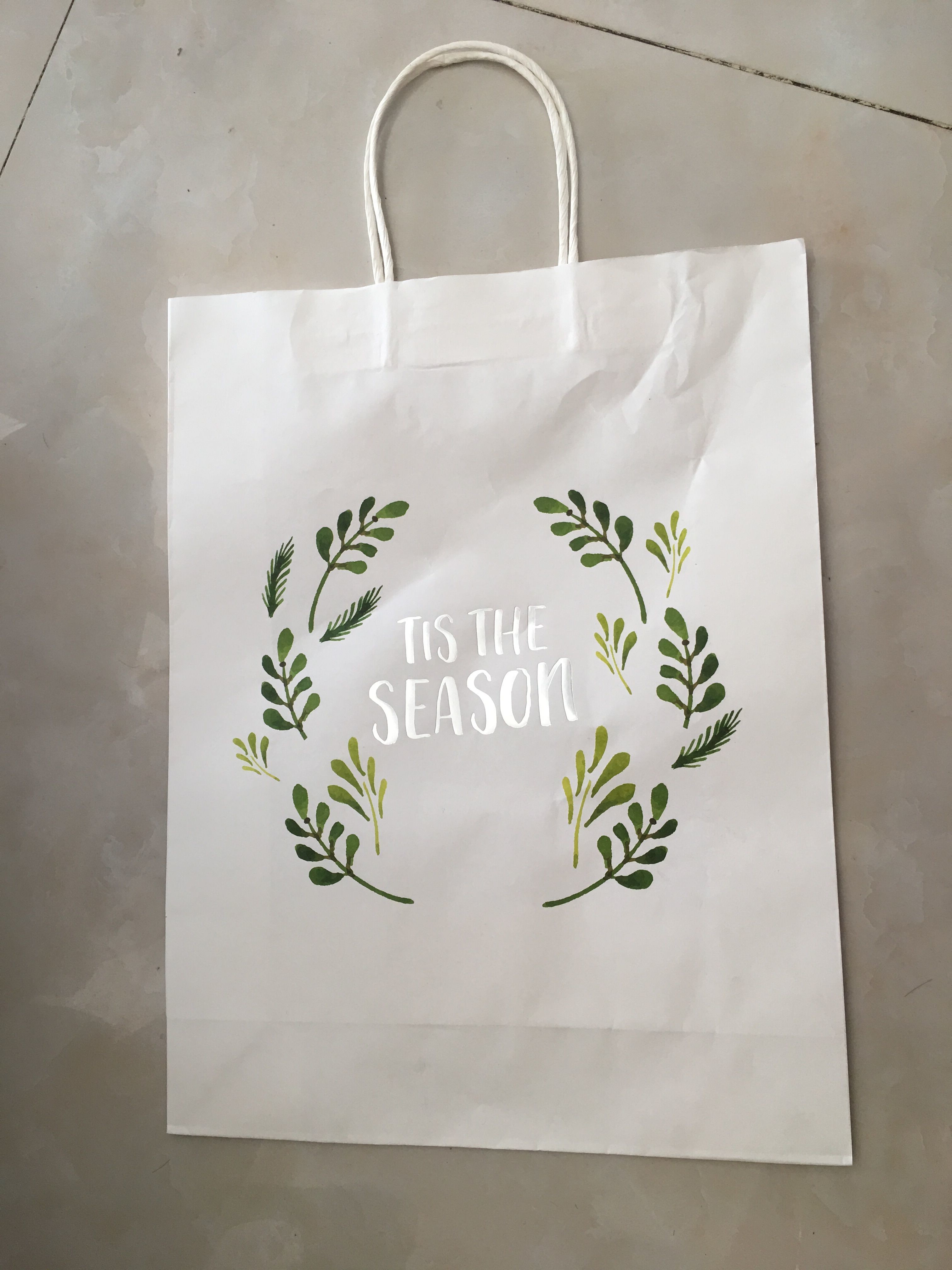 Custom logo hot foil stamping shopping bag kraft paper bag with twisted handle