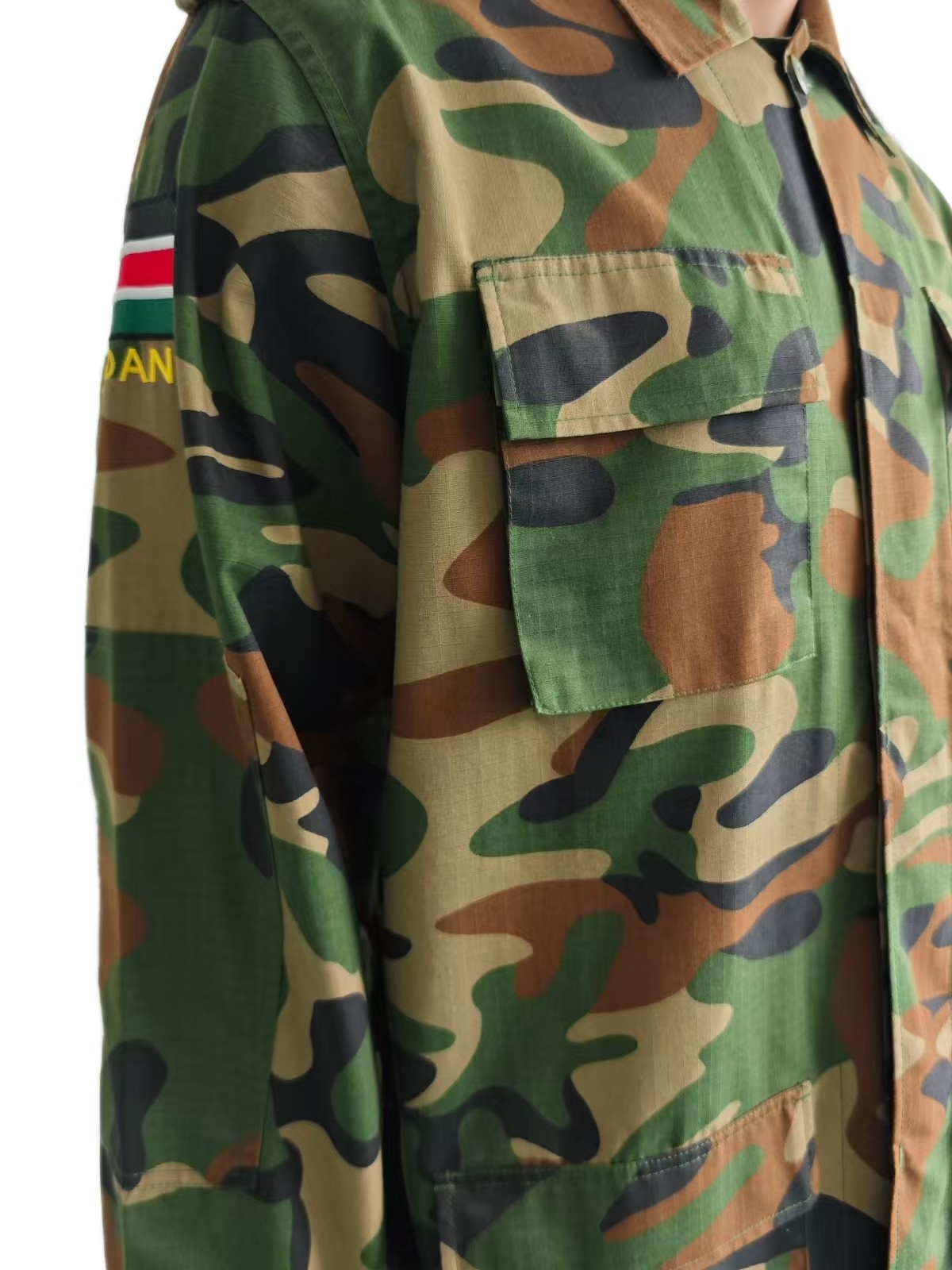 StealthPro Camouflage Utility Jacket – 4-Pocket Tactical Build