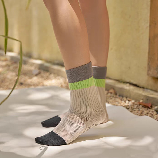 Stripe Cuff Breathable Mesh Anti Slip Gym Pilates Grip Crew Yoga Socks