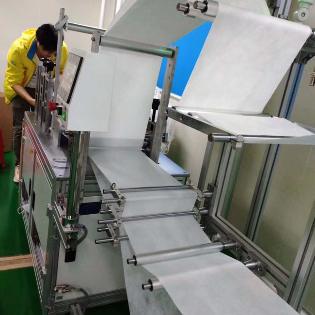 Two Output Line Non Woven Face Mask Making Machine Size 4500 * 3000 * 1800 Mm