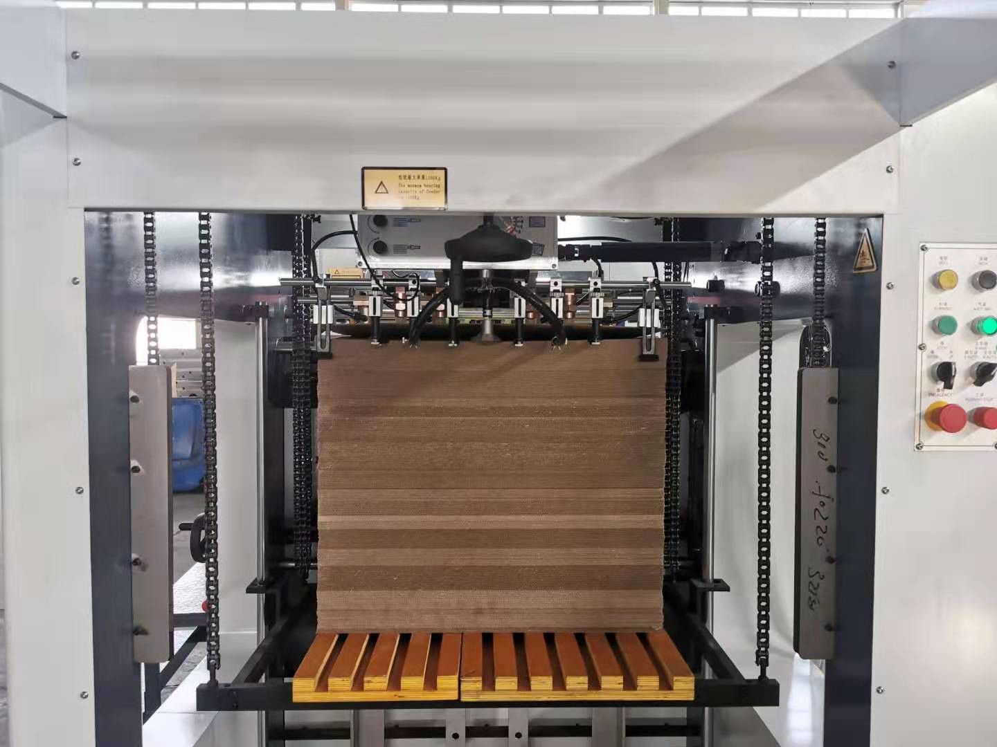 TMY-1060H Holographic Automatic Foil Stamping And Die Cutting Machine 1060*760mm Paper