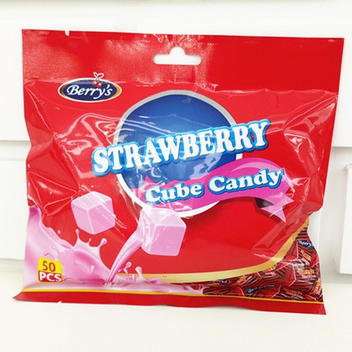 2.75g Cube Shape Strawberry Flavor Milk Candy In Bag Healthy And Yummy