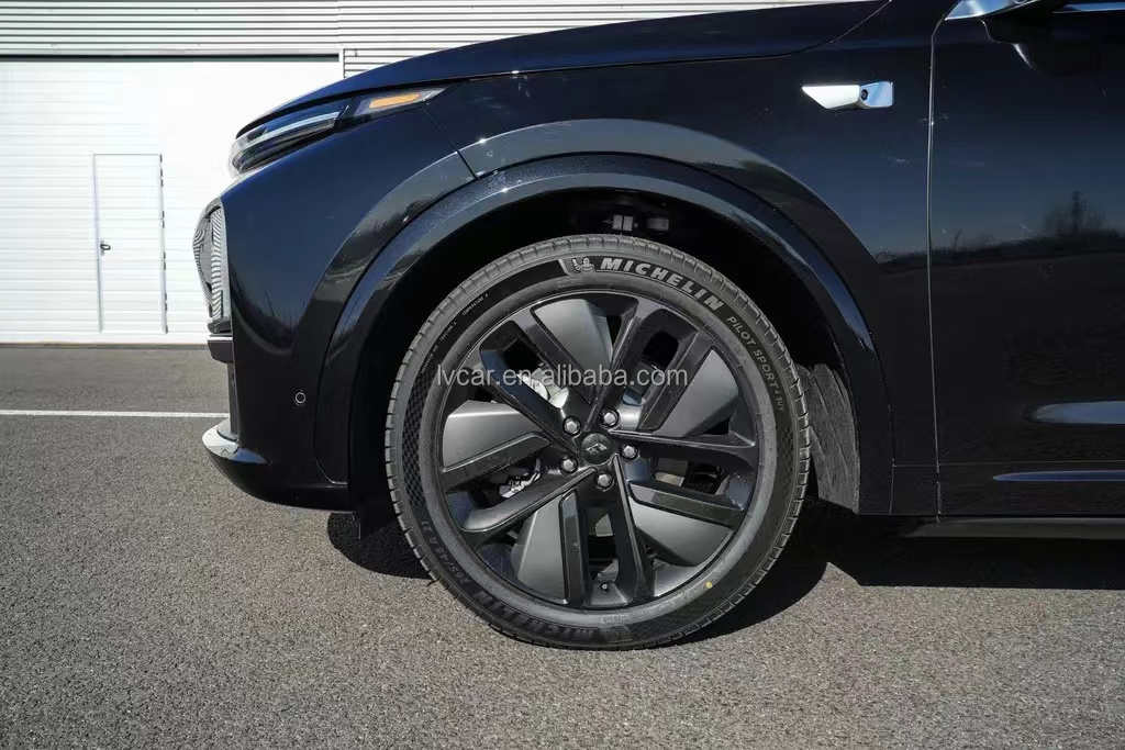 Touch Screen And Gasoline Electricity For 2023 Li Xiang Auto L9