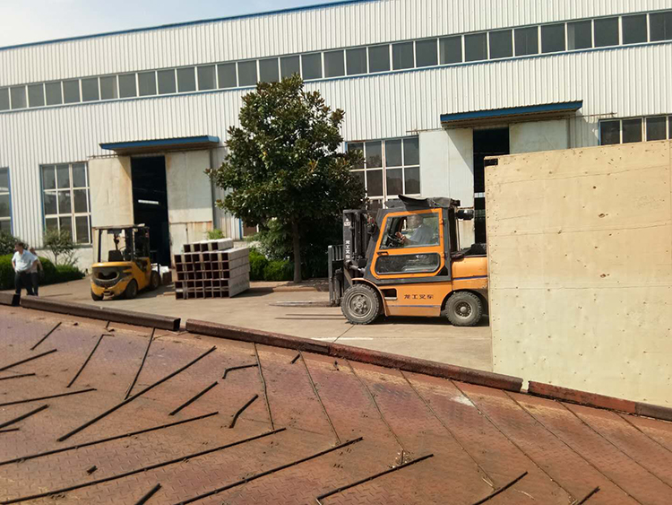 LM24-2C Automatic Motor Husk Hammer For High Capacity Rice Mill 4-5.5 KW
