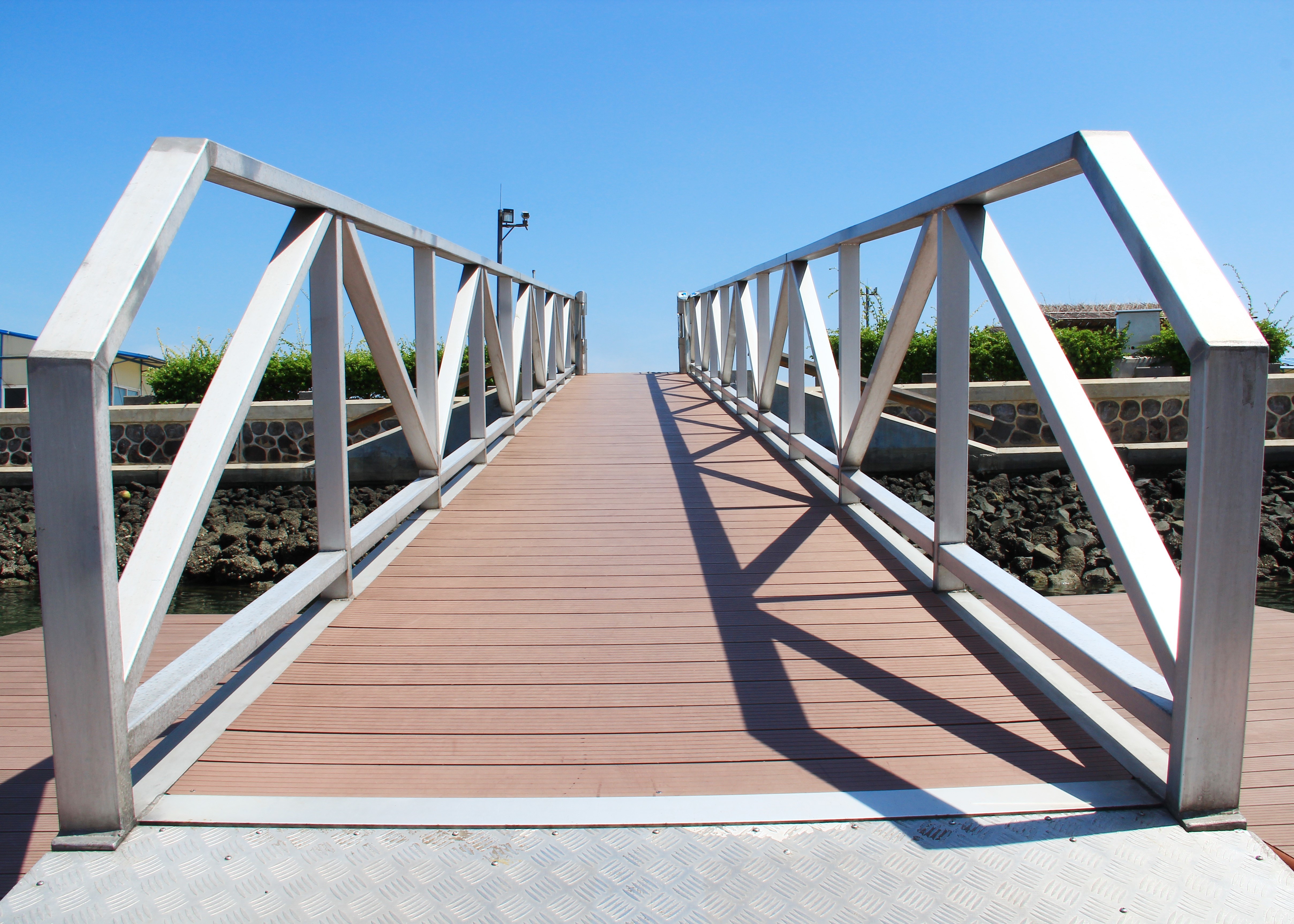 Silver Marine Aluminum Gangways Durable And Perfect For Marina Dock Pontoon Performance