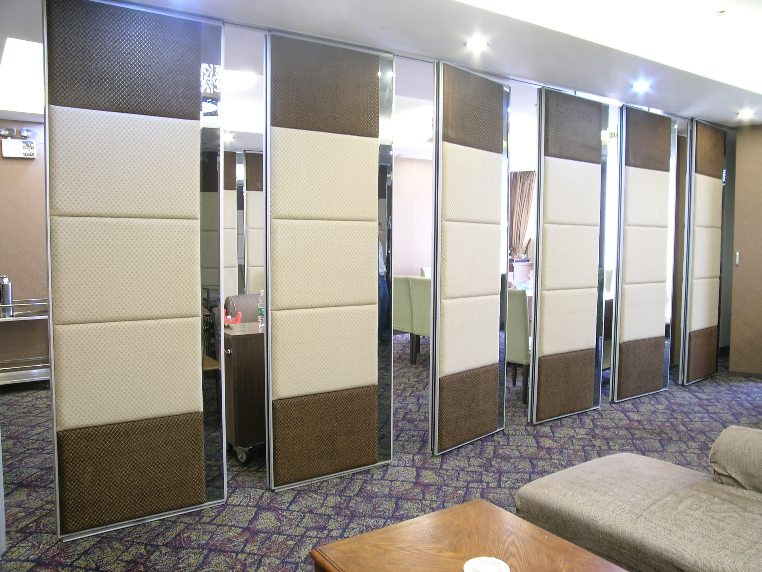 Malaysia Acoustic Folding Wooden Room Divider Sliding Movable Operable Partitions Walls For Banquet Hall
