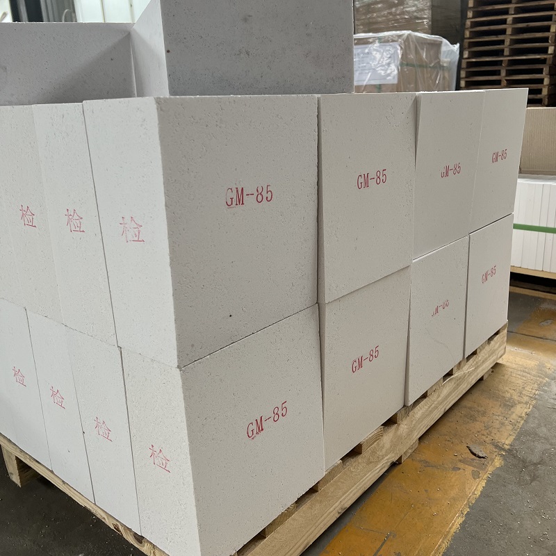 Decoiling Service Made Perfect with 18% Apparent Porosity Corundum Mullite Brick