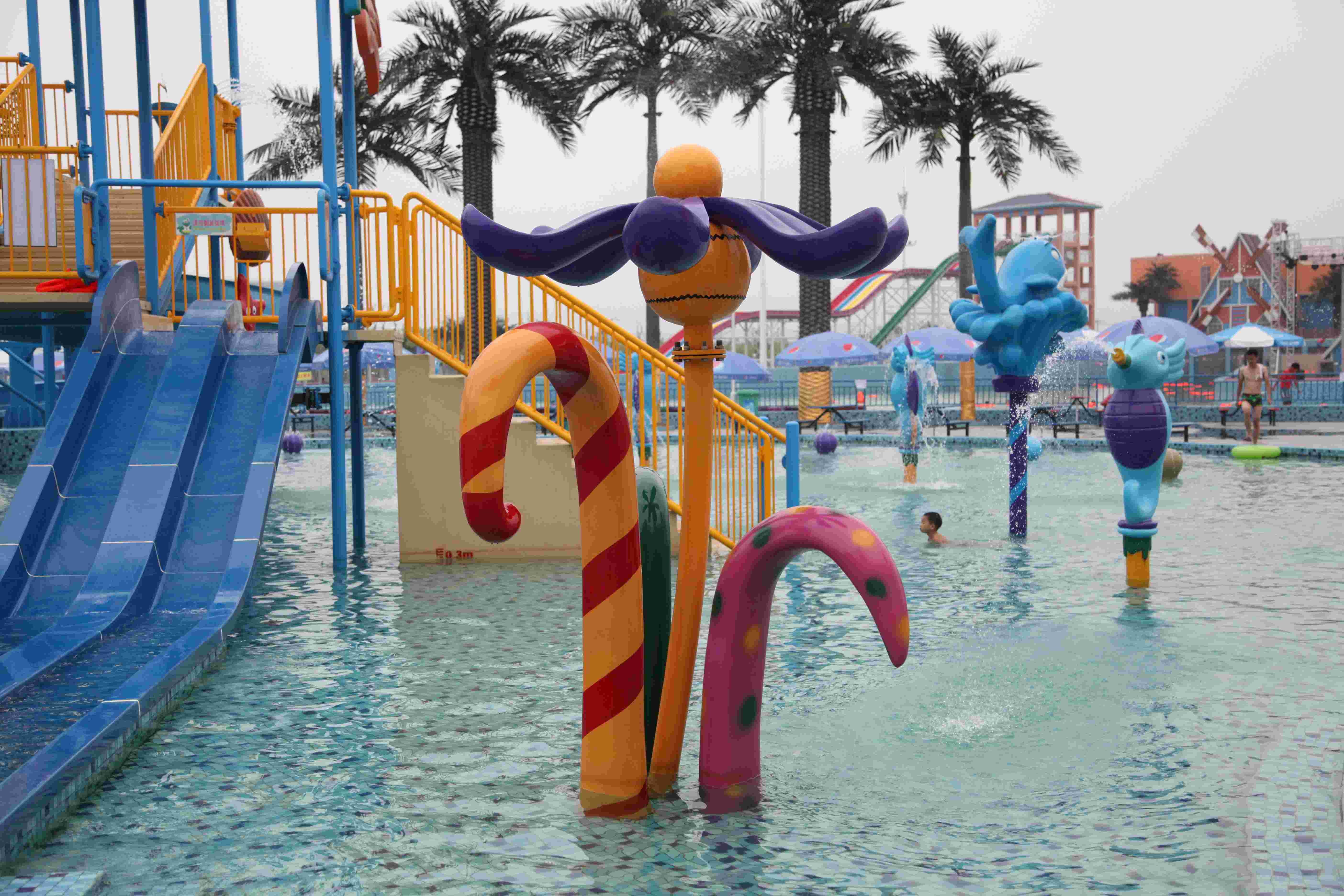 Customized Flower Spray Water Playground Equipment , Amusement Park Equipment