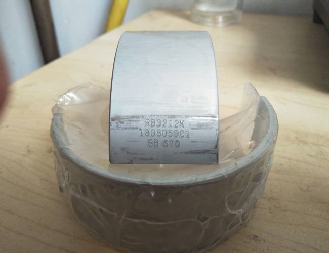 Metallic Material Conrod Bearing Set TS16949 Bright White For Engine Inside