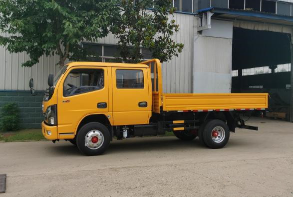 Brand New Cargo Truck Cheap Price 80L Oil Tank Tractor Shacman Dongfeng FAW Mini Dump Trucks 10-20 T Tipper Light Truck