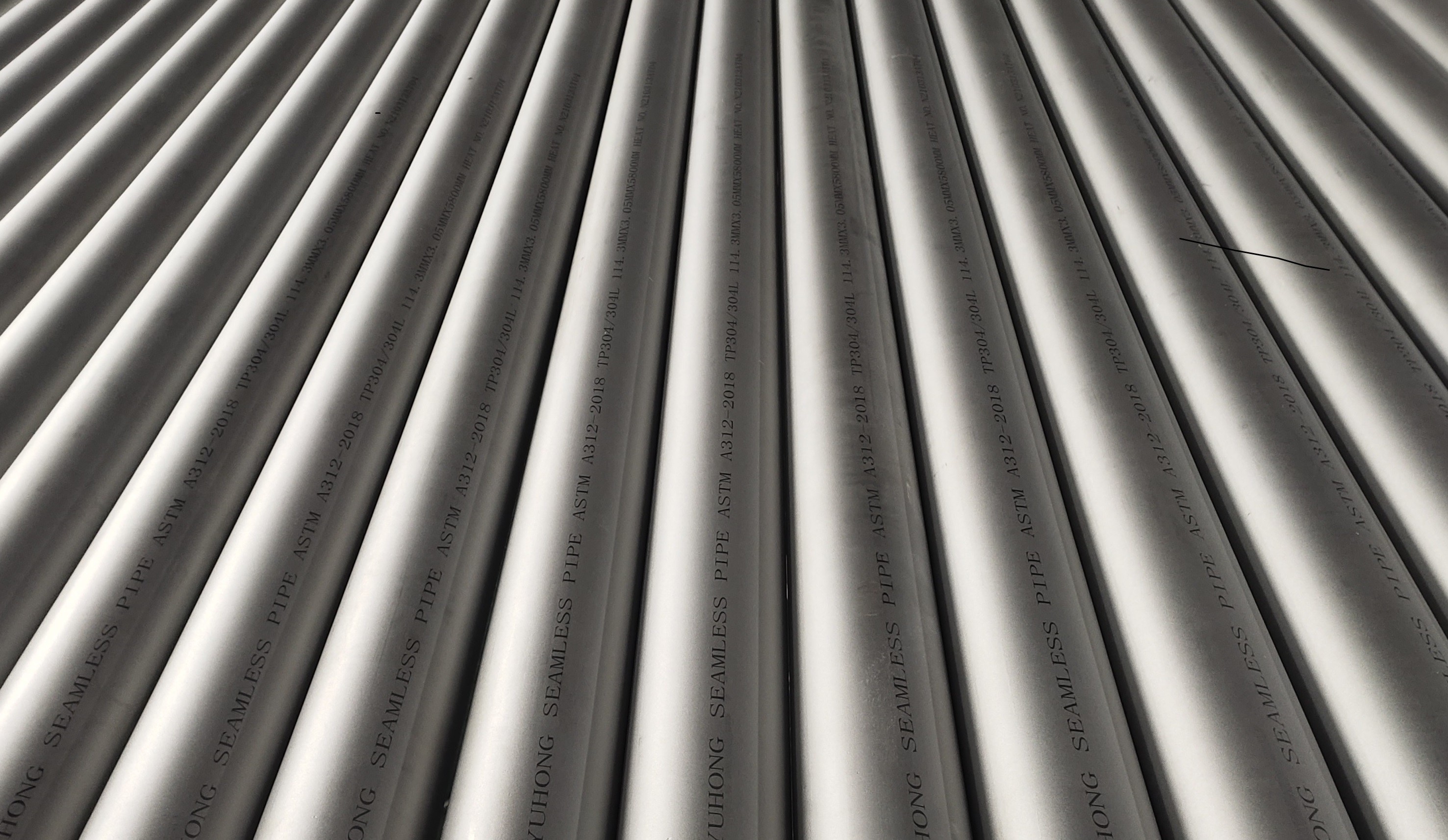ASTM A312 TP304 Pickled Surface Stainless Steel Seamless Pipe PT Available