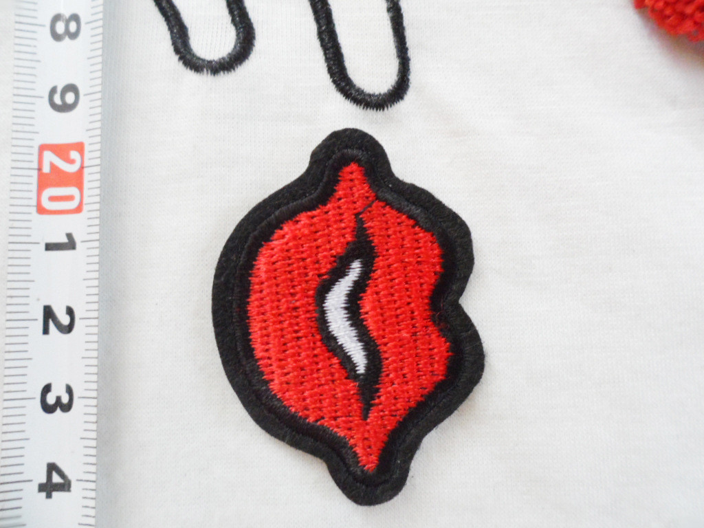 Hot Fix Motif Sliver Gold Embroidery Applique as Cross Picture