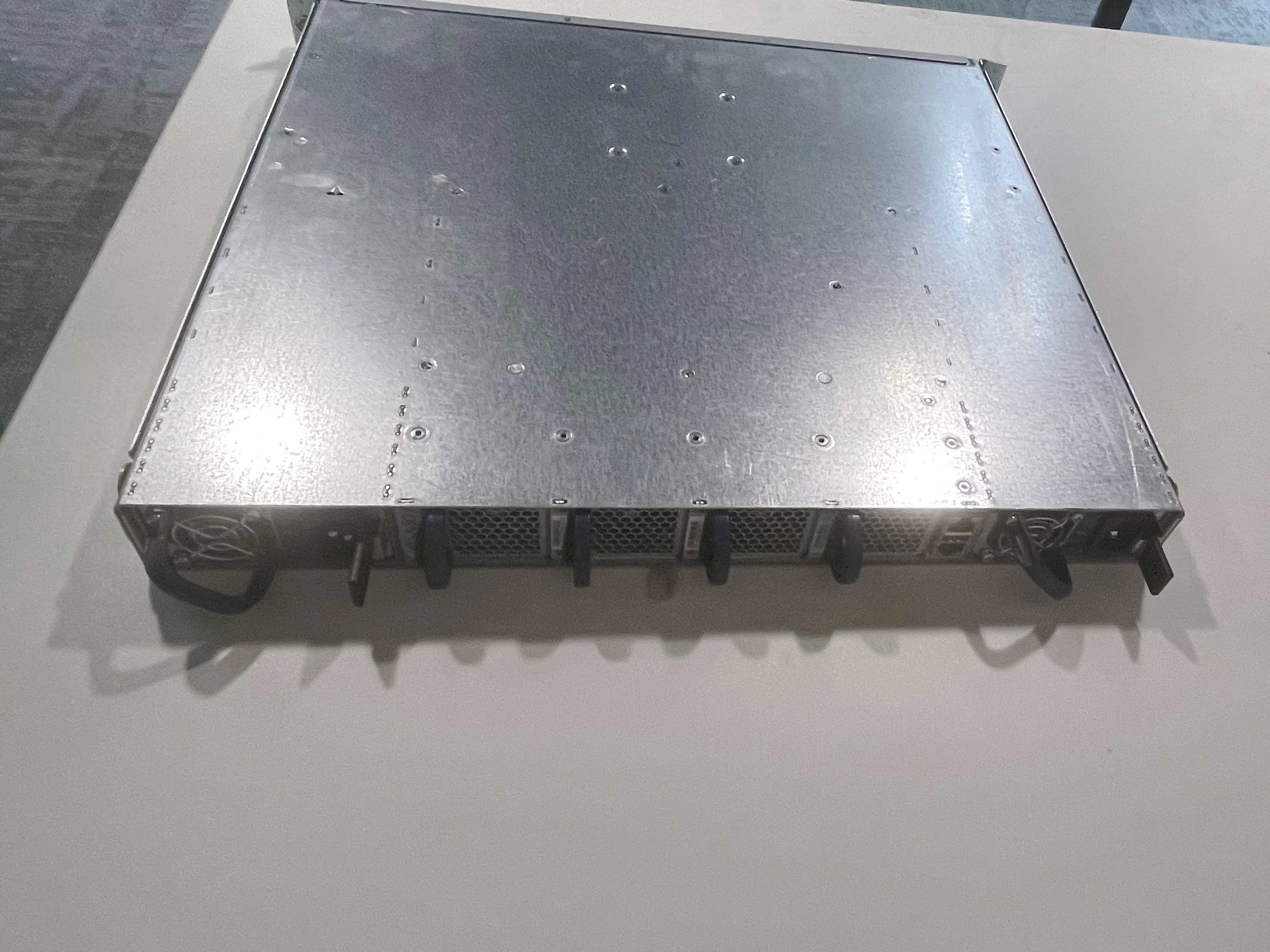 48P DCS-7160-48YC6 Original Used 25Gbe SFP28 100Gbe Switch Full-Duplex Half-Duplex