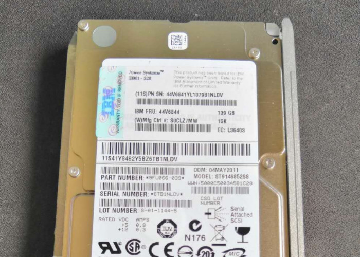 Compact Size Server Hard Disk 1888 44V6841 44V6844 139GB 2.5 SAS SFF AS400