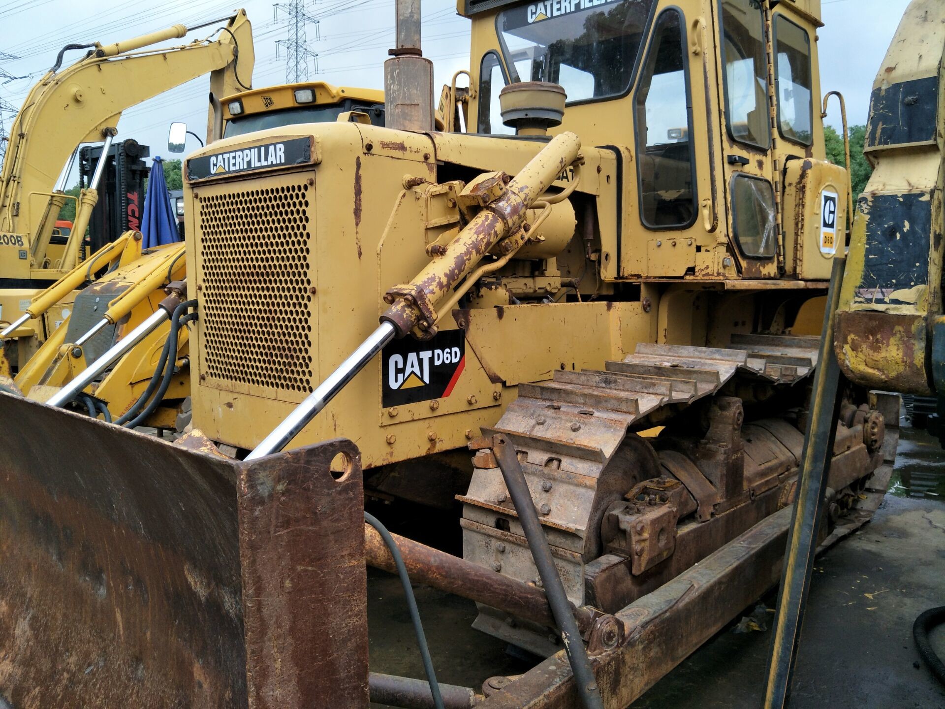 Japan Made CAT D6D D6G D6H D7H D7G Used Crawler Bulldozer Dozer For Sale